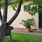 Csecsi Ueduelo Casa de Férias Zamárdi