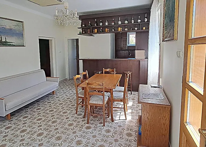 Csecsi Ueduelo 別荘 *