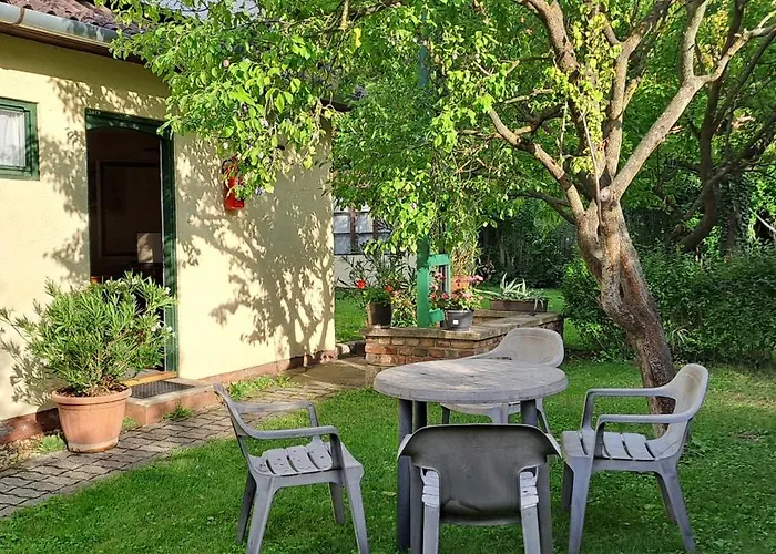 Csecsi Ueduelo 別荘 *